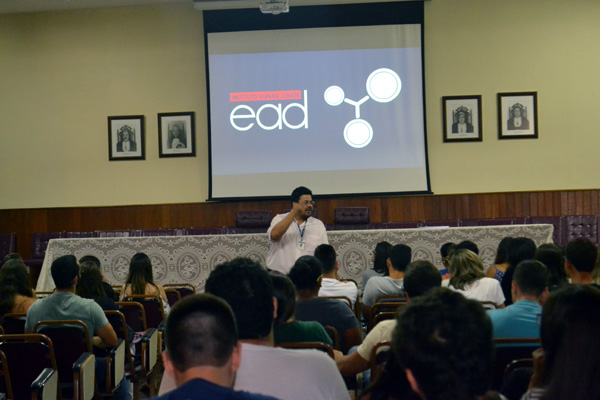 Apresentação do EAD Vianna Júnior.