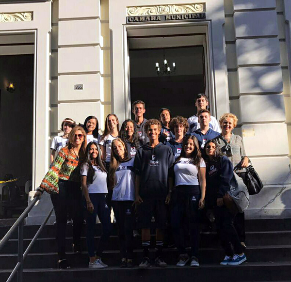 Alunos do Colégio Vianna Júnior na cerimonia do Parlamento Jovem