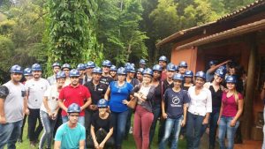 Alunos visitam AcelorMittal