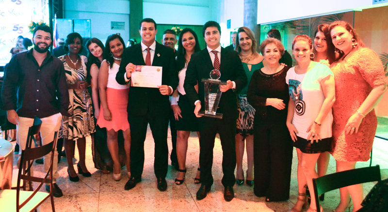 Colaboradores e gestores do instituto Vianna Júnior