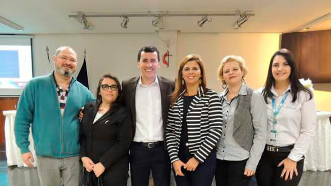 Equipe pedagógica do Colégio Vianna Júnior participa de Encontro Conexão Bernoulli