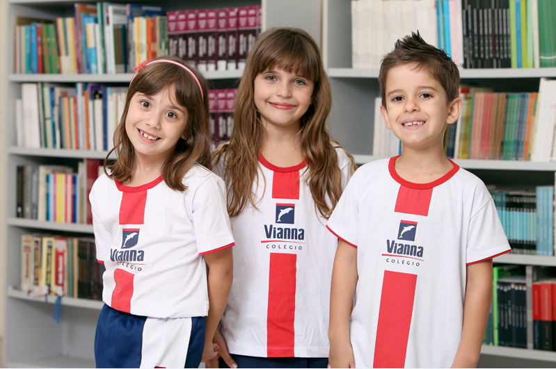 Três estudantes do Colégio Vianna que possuem seguro escolar